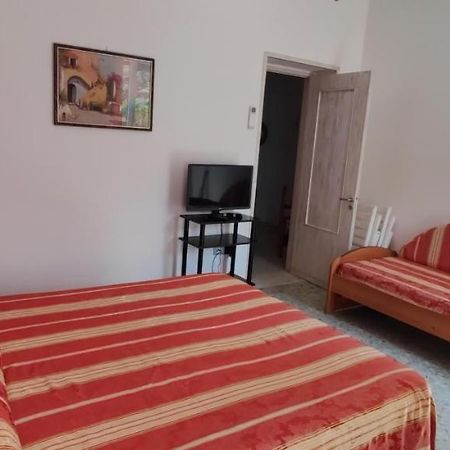Chiaia Apartments Понца Екстериор снимка