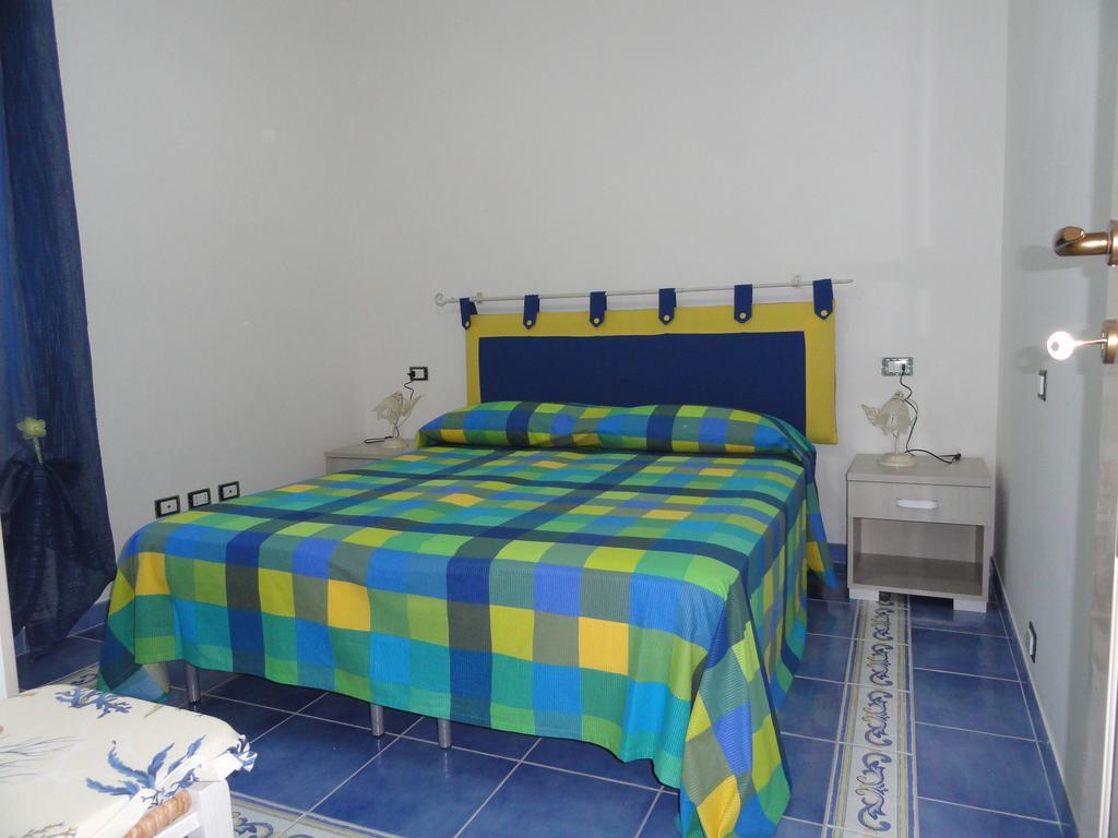 Chiaia Apartments Понца Стая снимка
