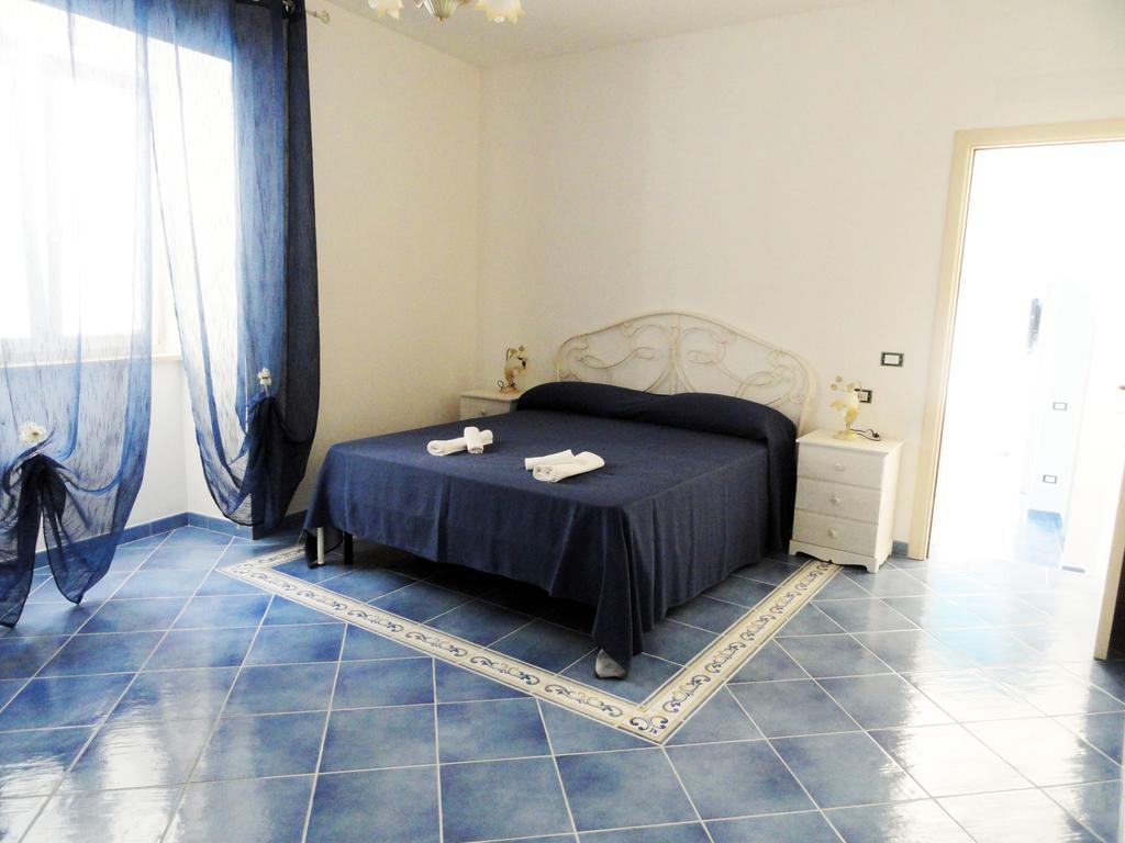 Chiaia Apartments Понца Стая снимка