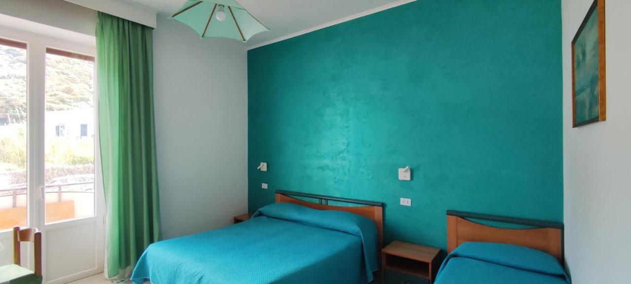 Chiaia Apartments Понца Екстериор снимка
