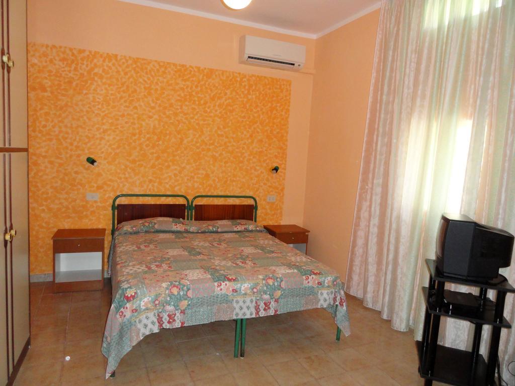 Chiaia Apartments Понца Стая снимка