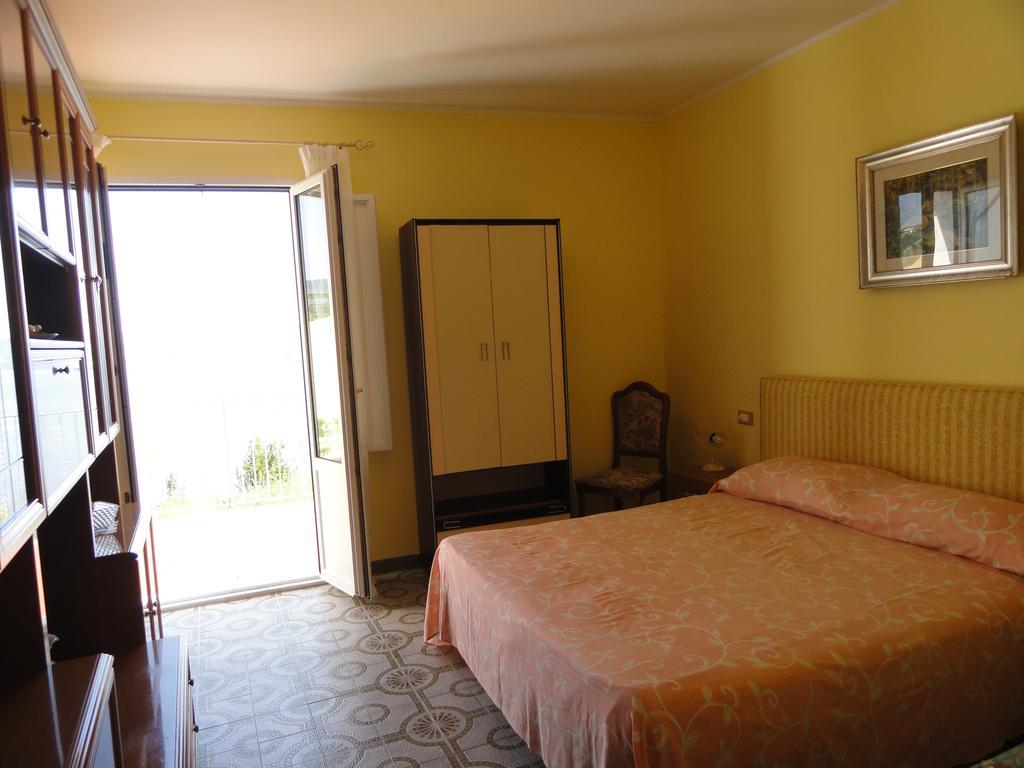 Chiaia Apartments Понца Стая снимка