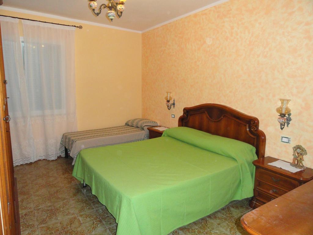 Chiaia Apartments Понца Стая снимка