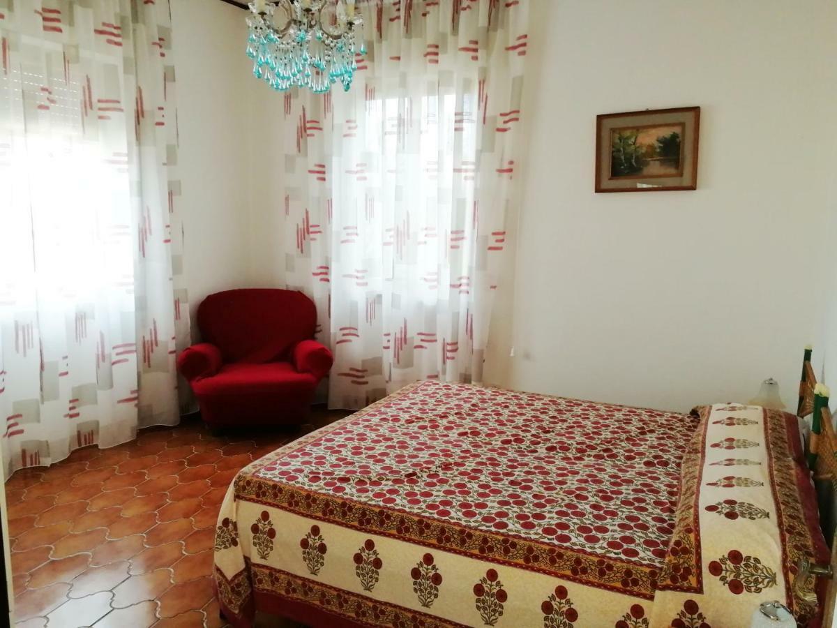Chiaia Apartments Понца Екстериор снимка