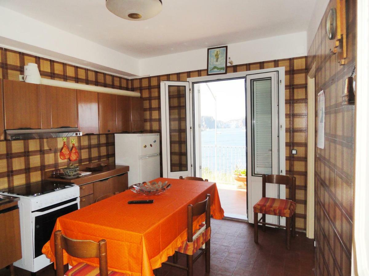 Chiaia Apartments Понца Екстериор снимка